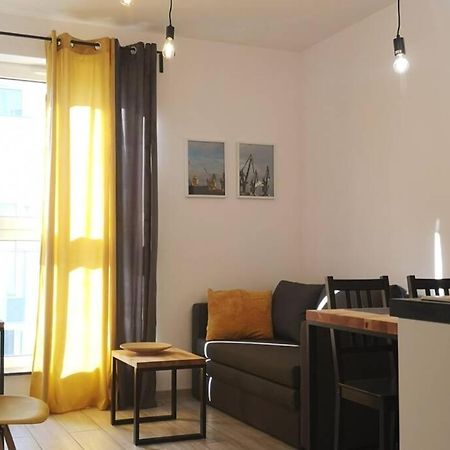 The Yellow Apartment Гданск Екстериор снимка