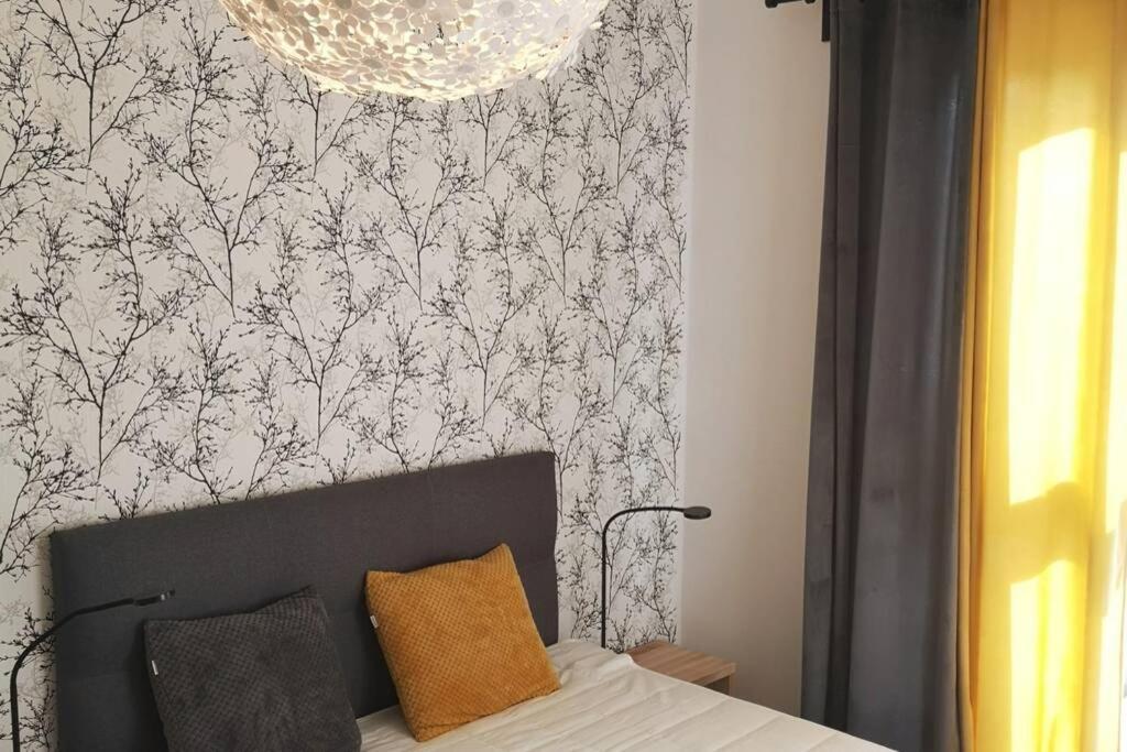 The Yellow Apartment Гданск Екстериор снимка
