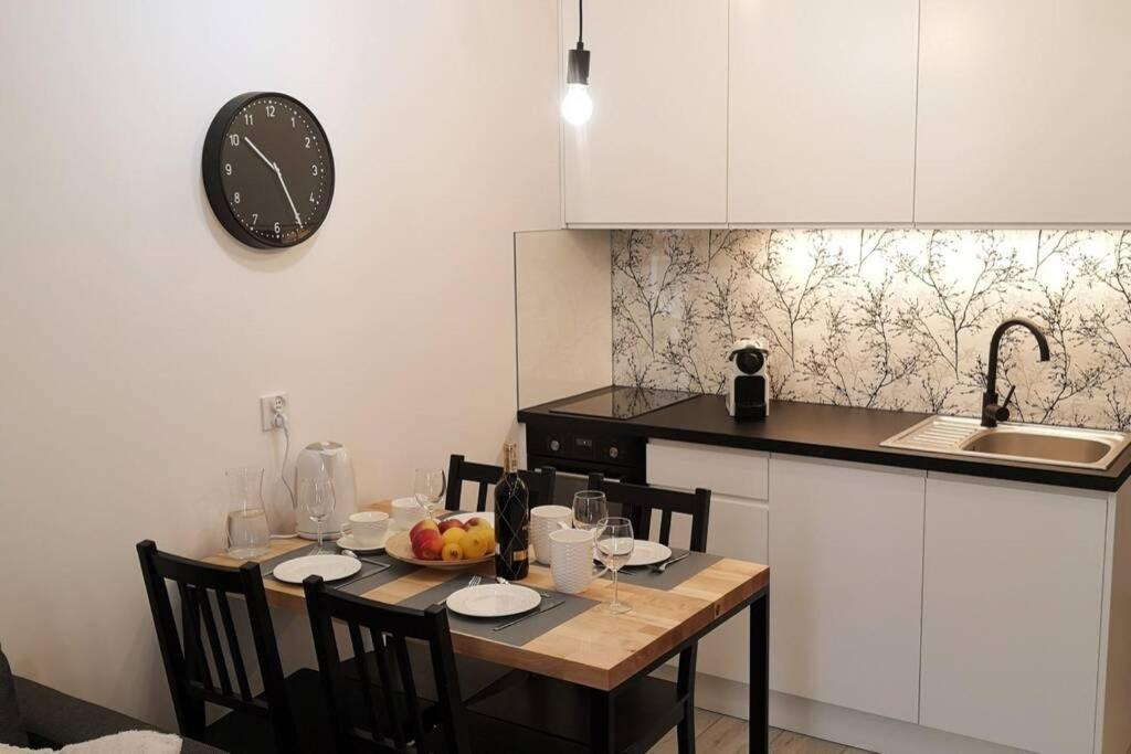 The Yellow Apartment Гданск Екстериор снимка